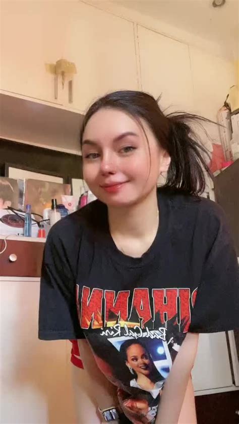 nakalimutan i-off ang stream porn|Isang Pinay Gamer Nakalimutan Turn Off ang kanyang Live Stream.